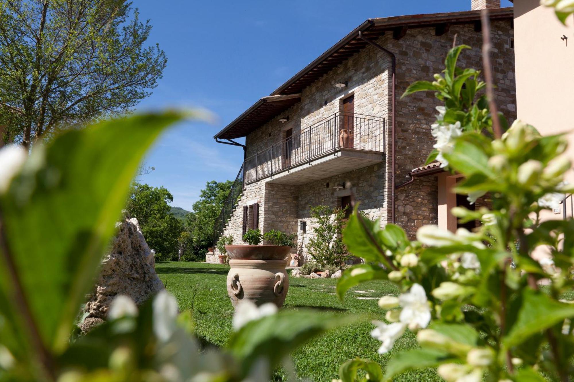 Relais Parco Del Subasio Villa Piano Delle Pieve Exterior foto